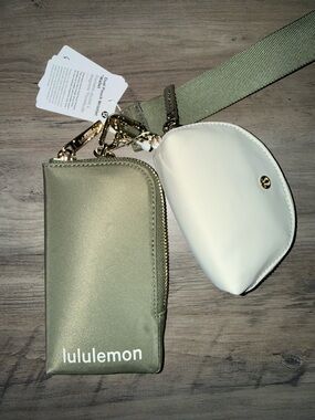 Lululemon Dual Pouch Wristlet Wallet Bay Leaf and Light Ivory
